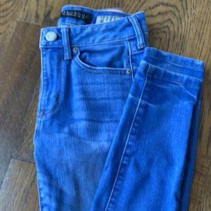 Bright blue Aeropostale skinny jeans